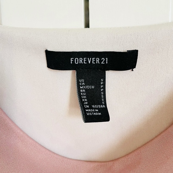 💕FOREVER 21 PINK FLOWY TOP💕 - Picture 4 of 4
